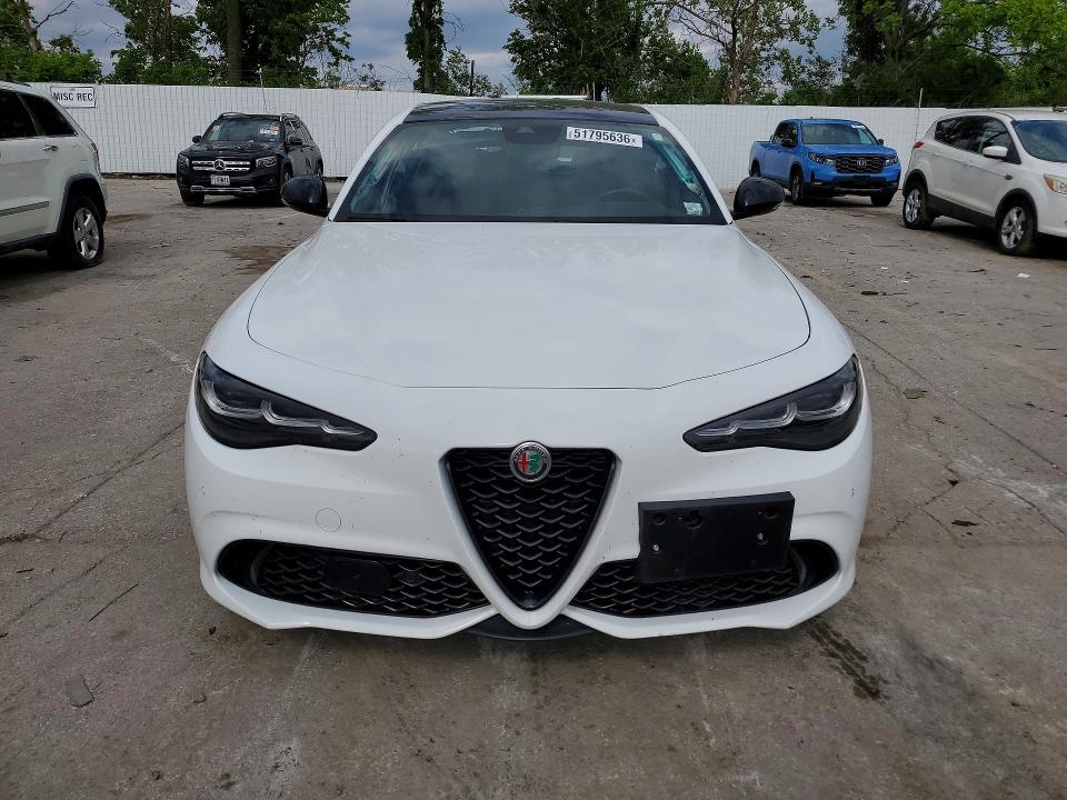 2024 Alfa Romeo Giulia მანქანა იყიდება აუქციონზე, vin: ZARFANBN2R7687876, აუქციონის ნომერი: 51795636