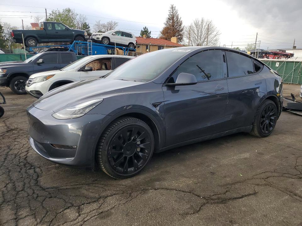 Auction sale of the 2022 Tesla Model Y, vin: 7SAYGAEE4NF400132, lot number: 49271386