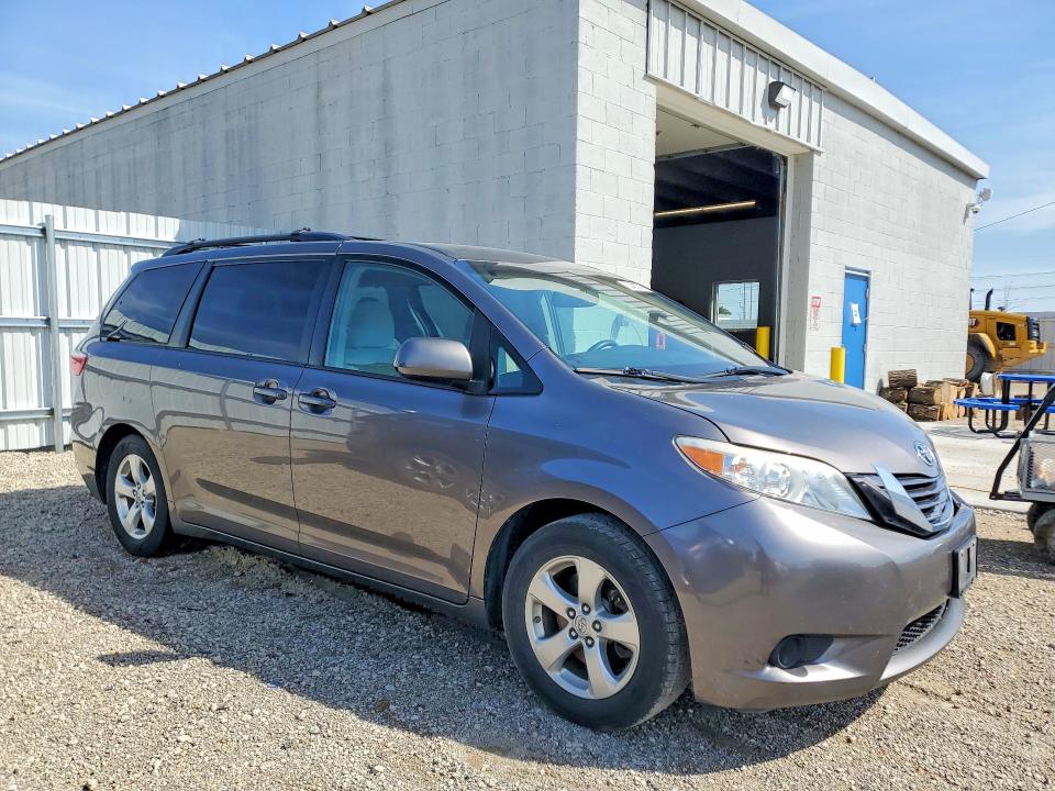 Aukcja sprzedaży 2016 Toyota Sienna, vin: 5TDKK3DC4GS756480, numer aukcji: 50483716