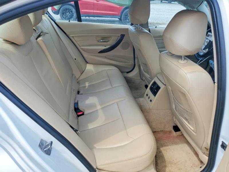 51209856 :رقم المزاد ، WBA3B3G52FNR89034 vin ، 2015 Bmw 328 مزاد بيع