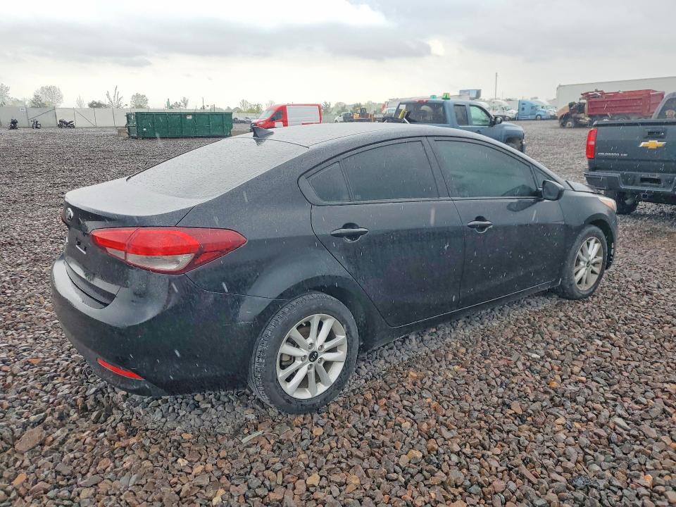 2017 Kia Forte მანქანა იყიდება აუქციონზე, vin: 3KPFL4A75HE014323, აუქციონის ნომერი: 50982816