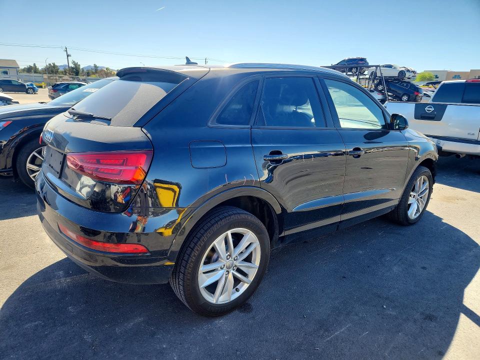 48487096 :رقم المزاد ، WA1BCCFS9HR007136 vin ، 2017 Audi Q3 مزاد بيع