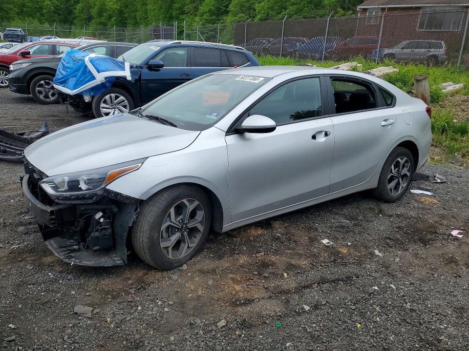 2020 Kia Forte მანქანა იყიდება აუქციონზე, vin: 3KPF24AD3LE151262, აუქციონის ნომერი: 50227366