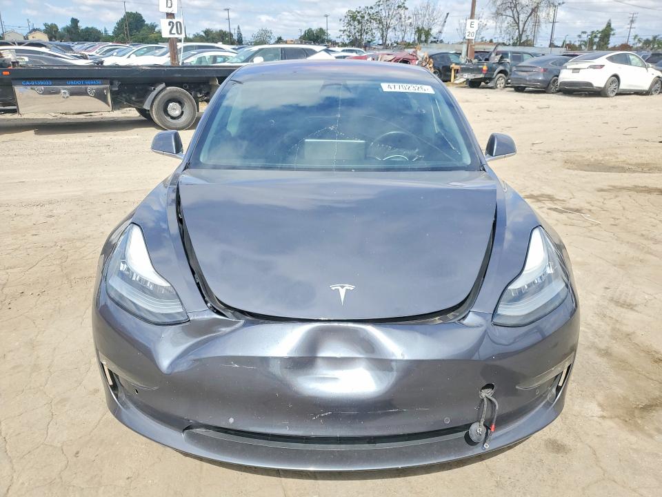 2018 Tesla Model 3 მანქანა იყიდება აუქციონზე, vin: 5YJ3E1EB7JF185262, აუქციონის ნომერი: 47702326