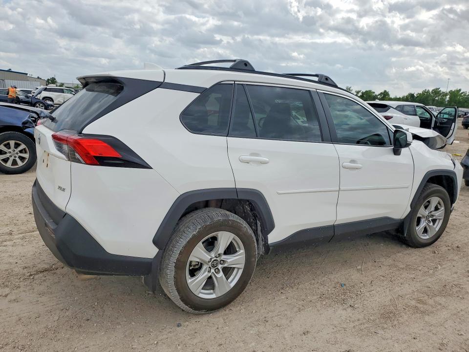 Продажа на аукционе авто 2021 Toyota Rav4, vin: 2T3W1RFV1MW104044, номер лота: 50157046