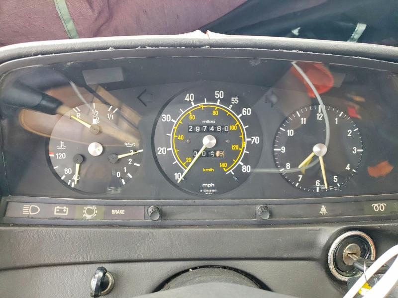 51351846 :رقم المزاد ، WDBAB23A4CB327183 vin ، 1982 Mercedes-benz 240 مزاد بيع