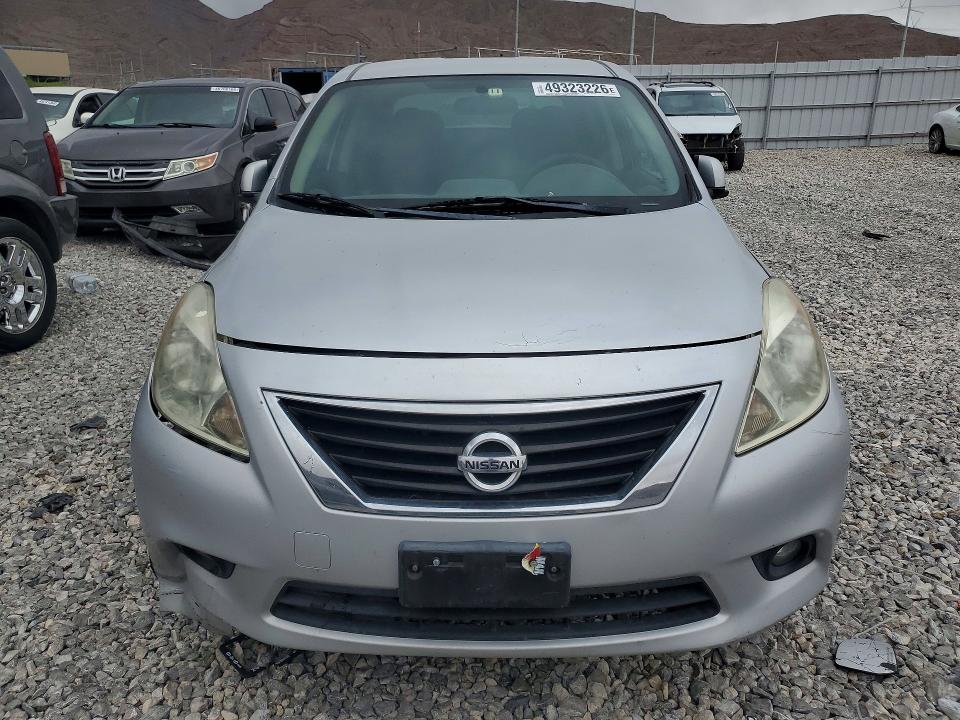 49323226 :رقم المزاد ، 3N1CN7AP0DL890126 vin ، 2013 Nissan Versa مزاد بيع