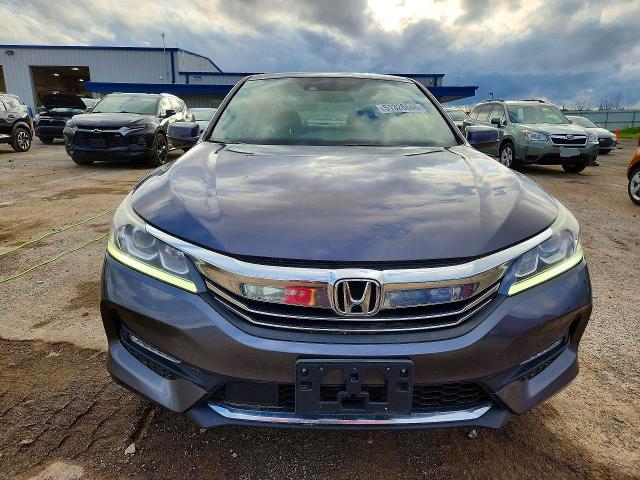 51326646 :رقم المزاد ، 1HGCR3F03HA019032 vin ، 2017 Honda Accord مزاد بيع