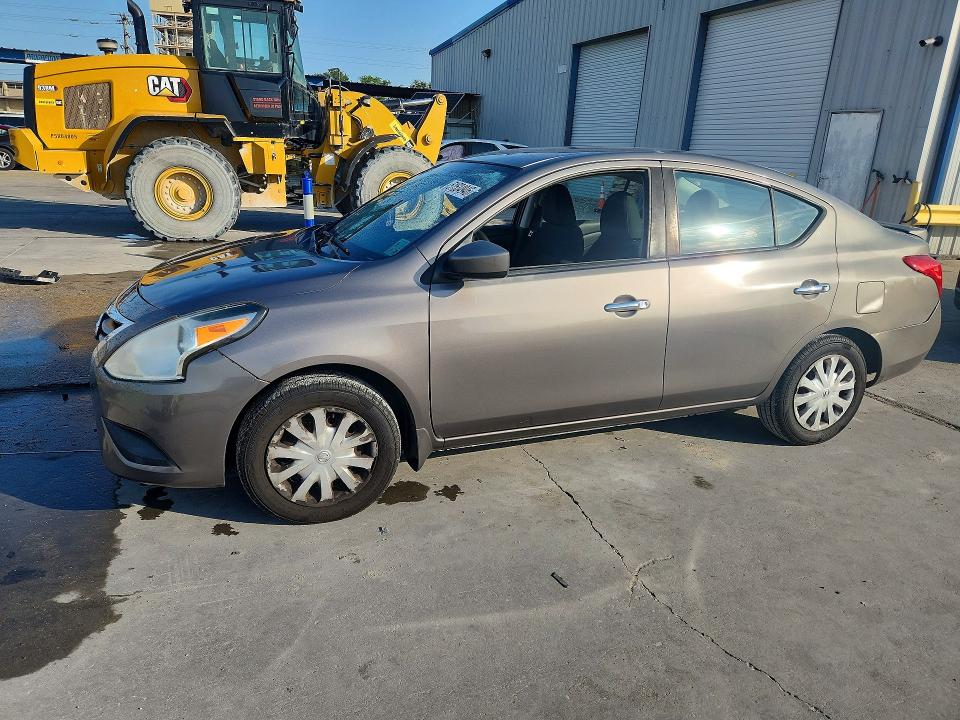 51534946 :رقم المزاد ، 3N1CN7AP3HL808766 vin ، 2017 Nissan Versa مزاد بيع