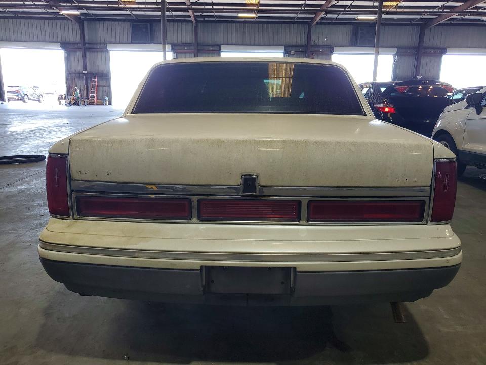 51646766 :رقم المزاد ، 1LNLM82W8VY655447 vin ، 1997 Lincoln Town Car مزاد بيع