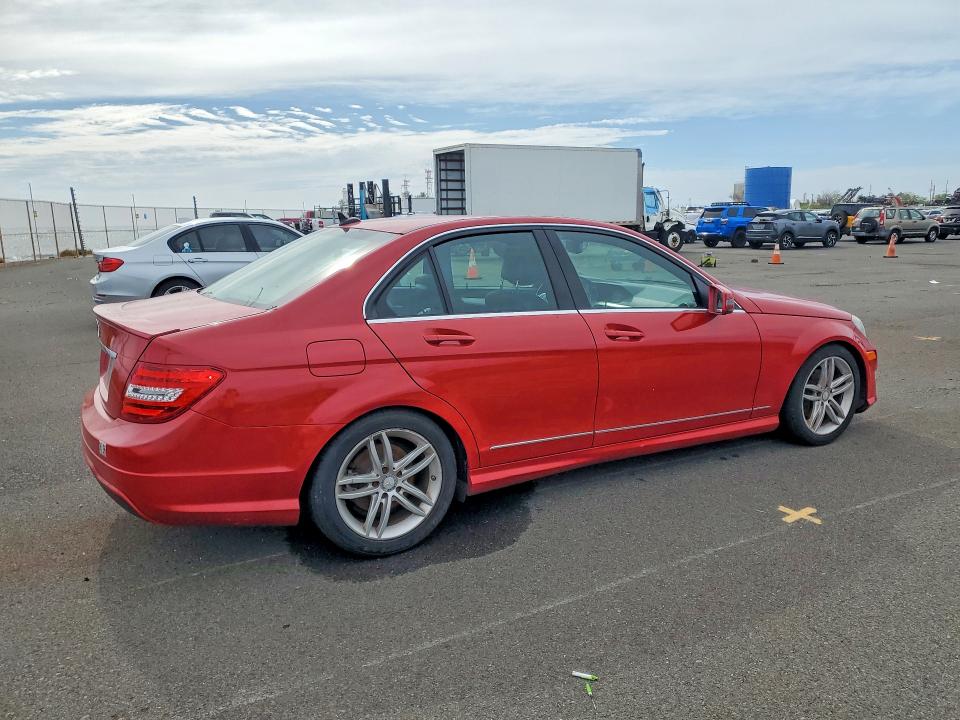 Aukcja sprzedaży 2013 Mercedes-benz C250, vin: WDDGF4HB5DA781047, numer aukcji: 49964476