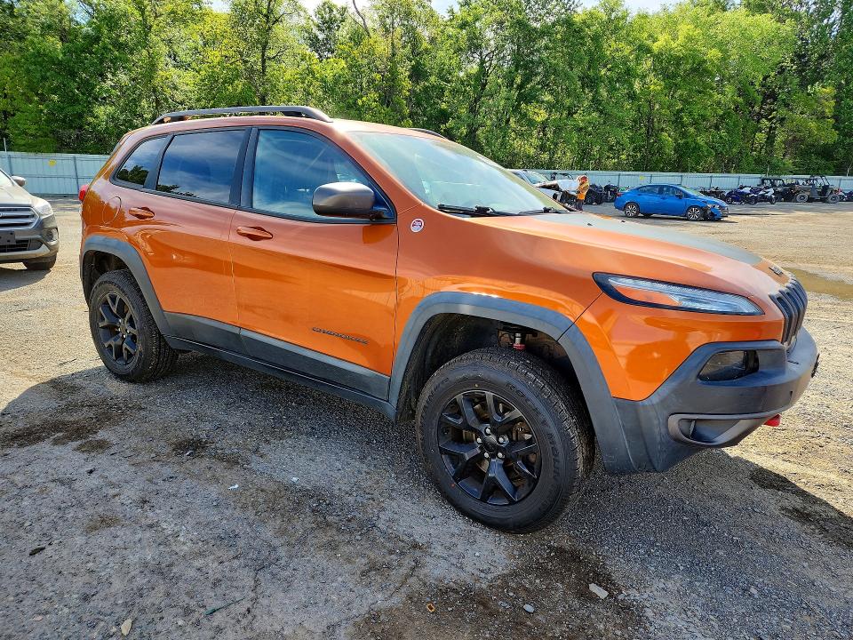 48672266 :رقم المزاد ، 1C4PJMBS1FW698951 vin ، 2015 Jeep Cherokee مزاد بيع