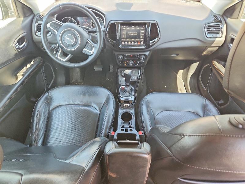 49683546 :رقم المزاد ، 3C4NJDCB5JT354785 vin ، 2018 Jeep Compass مزاد بيع