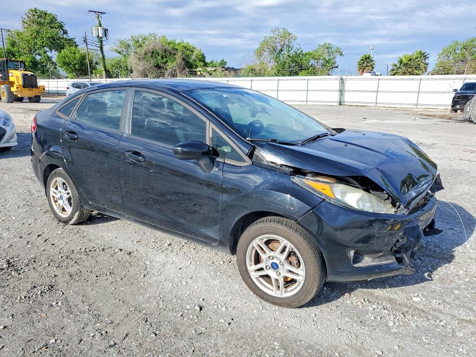48760076 :رقم المزاد ، 3FADP4BJ1KM162929 vin ، 2019 Ford Fiesta مزاد بيع