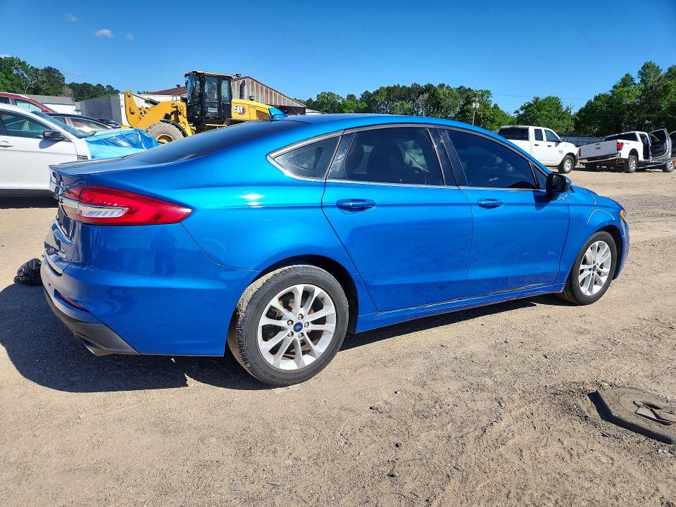 48951996 :رقم المزاد ، 3FA6P0HD5LR234657 vin ، 2020 Ford Fusion مزاد بيع