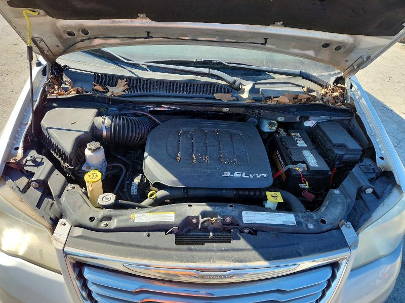 48940956 :رقم المزاد ، 2A4RR5DG5BR694642 vin ، 2011 Chrysler Town & Country مزاد بيع