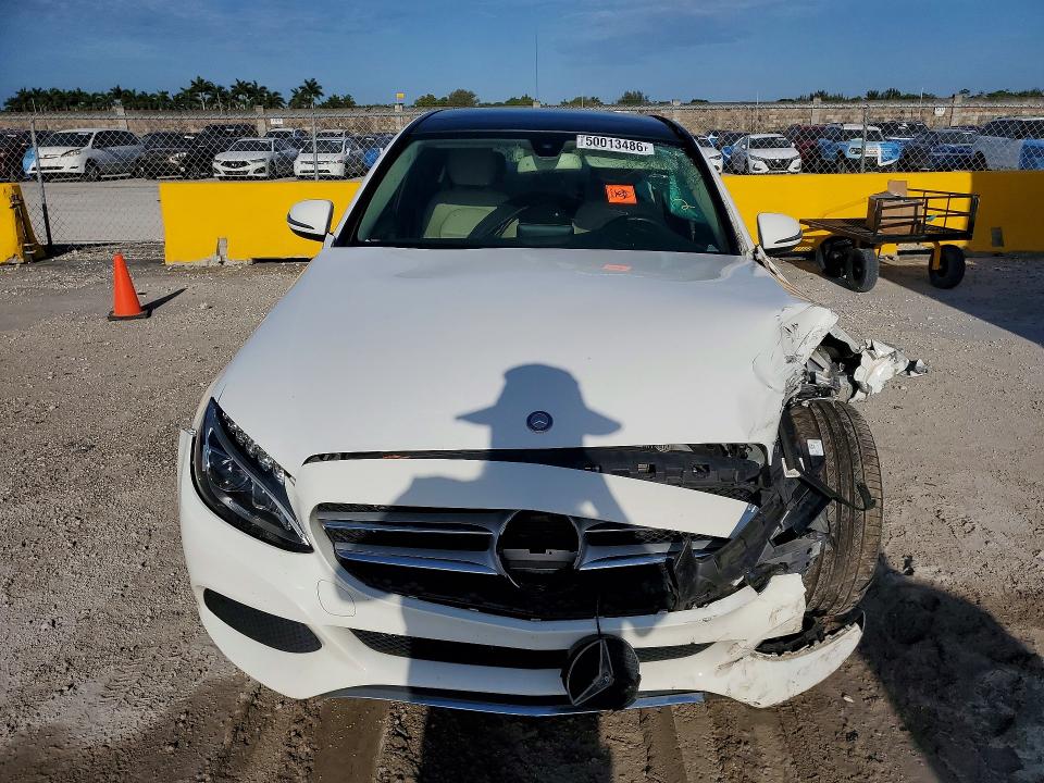 2016 Mercedes-benz C მანქანა იყიდება აუქციონზე, vin: 55SWF4JB3GU161758, აუქციონის ნომერი: 50013486