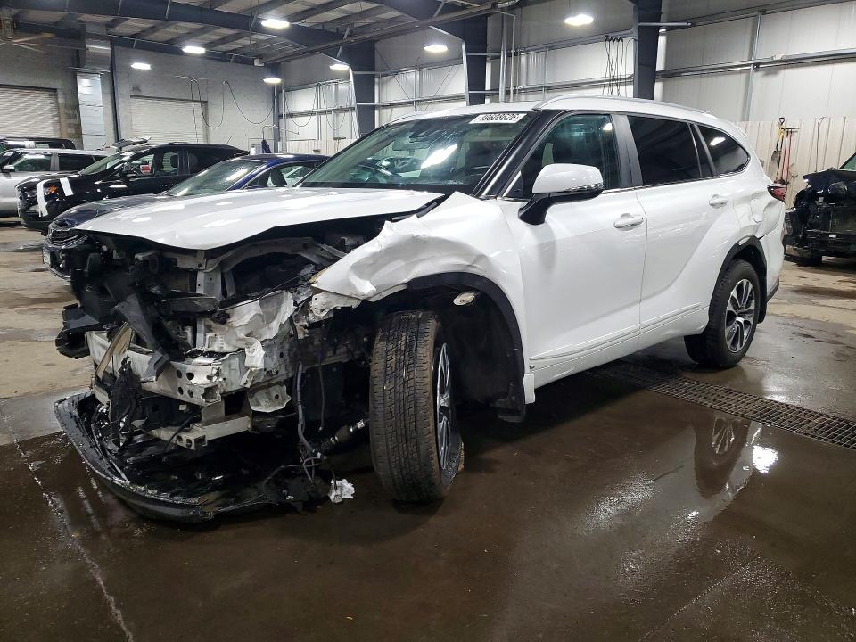 Auction sale of the 2025 Toyota Highlander Hybrid, vin: 5TDKBRCH0SS646602, lot number: 49608626
