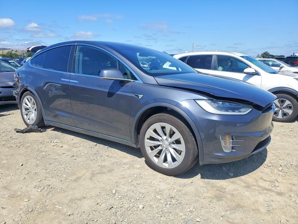 2018 Tesla Model X მანქანა იყიდება აუქციონზე, vin: 5YJXCBE25JF092169, აუქციონის ნომერი: 49979756