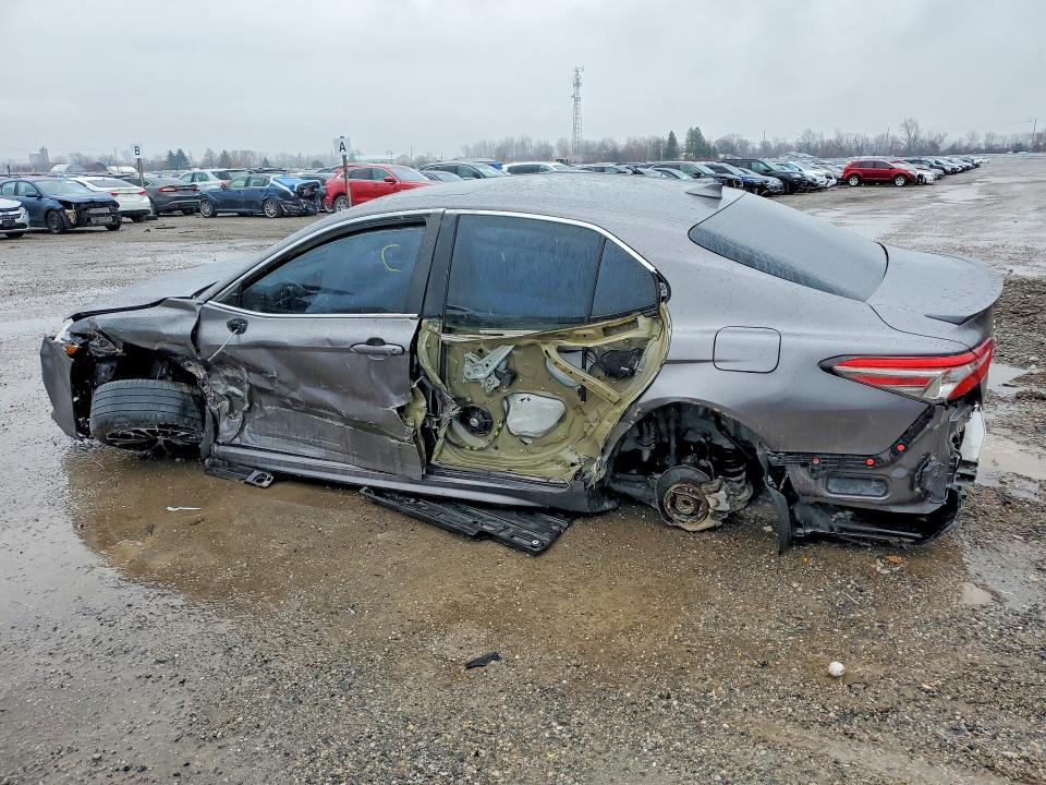 48737606 :رقم المزاد ، 4T1B11HK4KU846799 vin ، 2019 Toyota Camry مزاد بيع