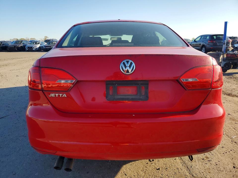 49012236 :رقم المزاد ، 3VW2K7AJ1EM328094 vin ، 2014 Volkswagen Jetta مزاد بيع
