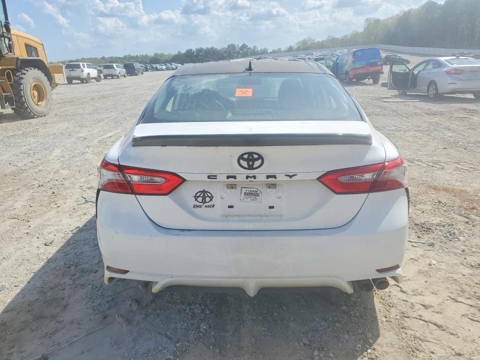 48495726 :رقم المزاد ، 4T1B11HK2KU742182 vin ، 2019 Toyota Camry مزاد بيع
