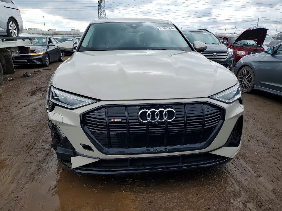 2022 Audi E-tron მანქანა იყიდება აუქციონზე, vin: WA13AAGE2NB010259, აუქციონის ნომერი: 49649566