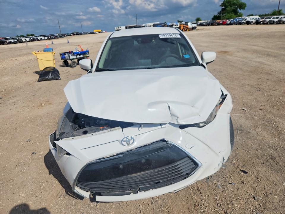 49339616 :رقم المزاد ، 3MYDLBYV9HY167965 vin ، 2017 Toyota Yaris Ia مزاد بيع