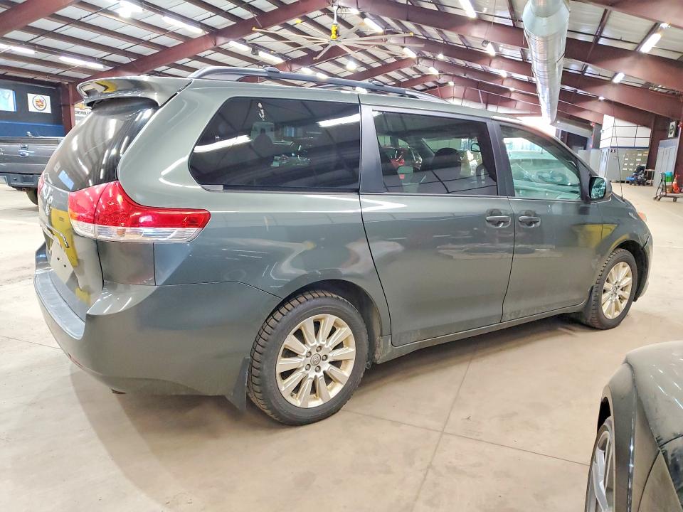 2014 Toyota Sienna მანქანა იყიდება აუქციონზე, vin: 5TDJK3DC0ES090467, აუქციონის ნომერი: 51058766