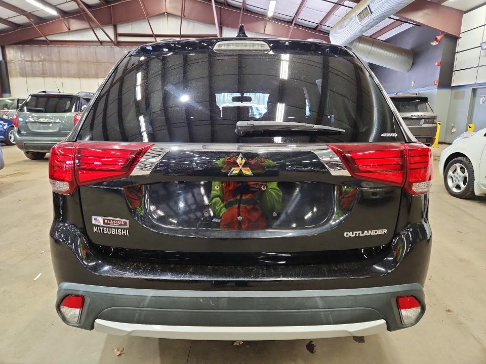 Продаж на аукціоні авто 2017 Mitsubishi Outlander, vin: JA4AZ2A30HZ025514, номер лоту: 50885276