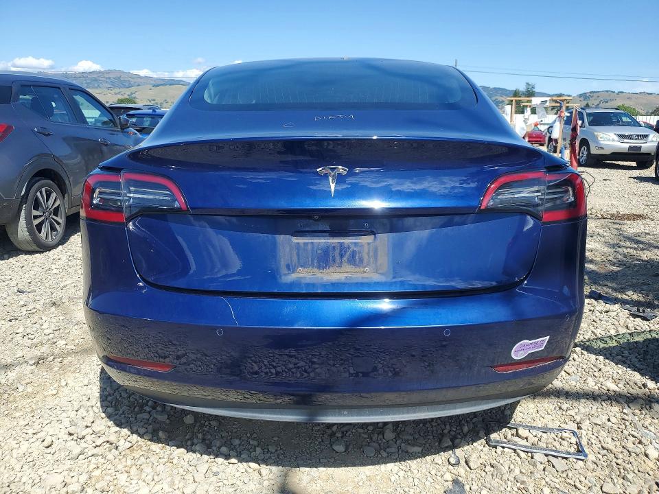 Продажа на аукционе авто 2018 Tesla Model 3, vin: 5YJ3E1EA0JF124715, номер лота: 49624956