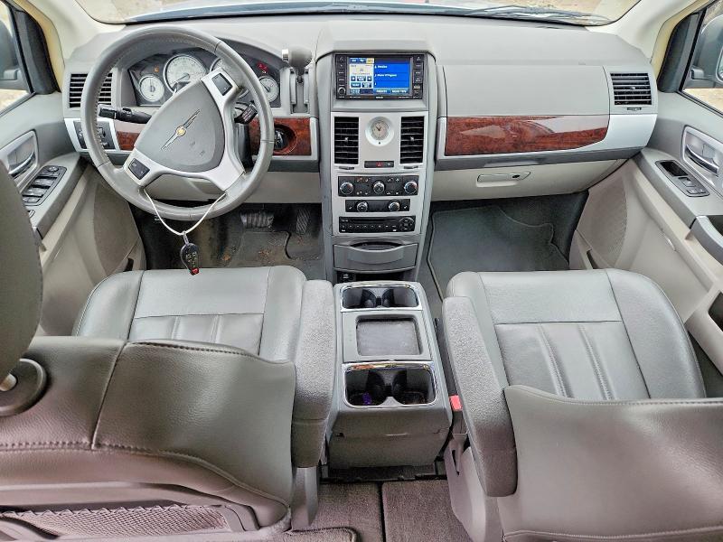 49441736 :رقم المزاد ، 2A4RR5D18AR189169 vin ، 2010 Chrysler Town & Country مزاد بيع