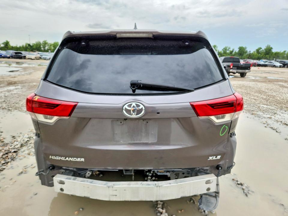 2019 Toyota Highlander მანქანა იყიდება აუქციონზე, vin: 5TDKZRFH3KS569537, აუქციონის ნომერი: 50248226