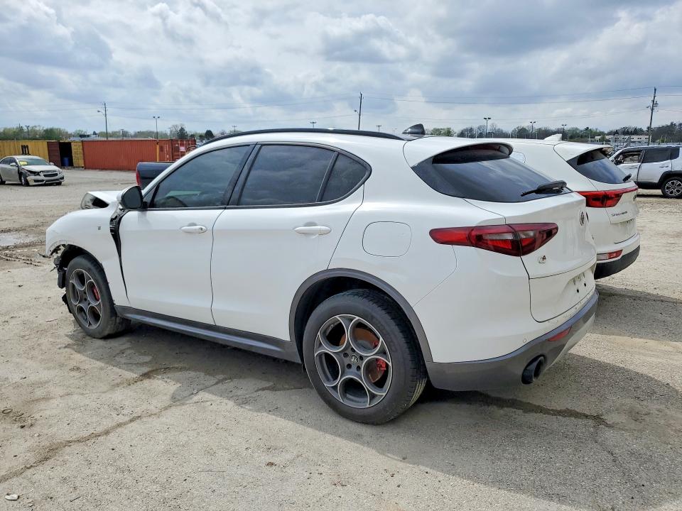 48244996 :رقم المزاد ، ZASPAKBN6N7D33812 vin ، 2022 Alfa Romeo Stelvio مزاد بيع