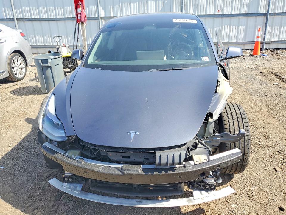 49295036 :رقم المزاد ، 5YJ3E1EA5MF092784 vin ، 2021 Tesla Model 3 مزاد بيع