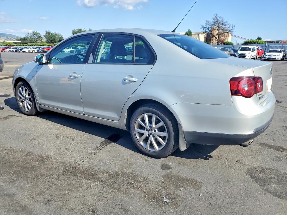 50955576 :رقم المزاد ، 3VWRZ7AJ3AM125597 vin ، 2010 Volkswagen Jetta مزاد بيع