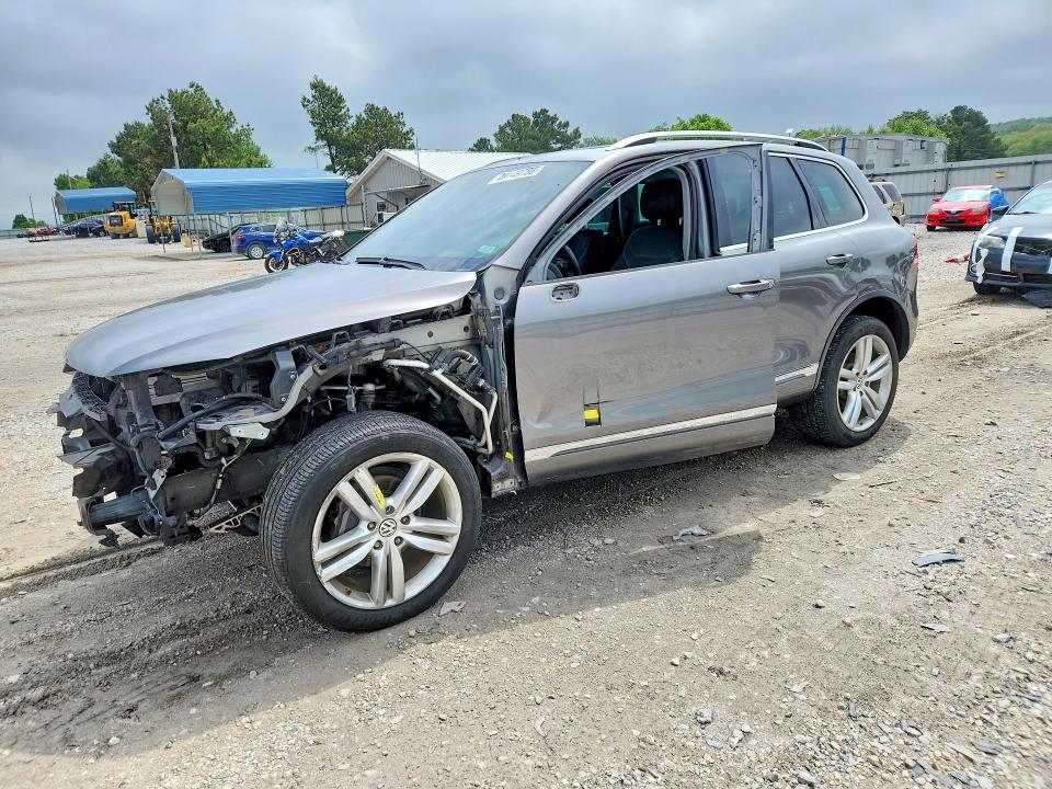 2011 Volkswagen Touareg მანქანა იყიდება აუქციონზე, vin: WVGFF9BP6BD000664, აუქციონის ნომერი: 49149786