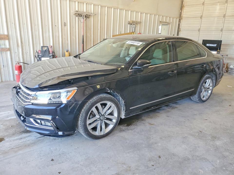 2017 Volkswagen Passat მანქანა იყიდება აუქციონზე, vin: 1VWCT7A38HC031042, აუქციონის ნომერი: 51440116