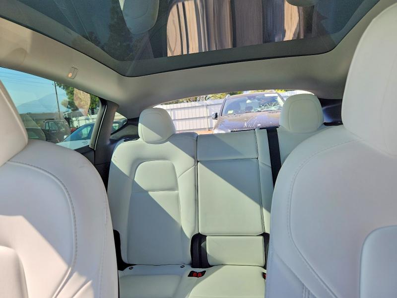 48188106 :رقم المزاد ، 7SAYGDEF7NF379772 vin ، 2022 Tesla Model Y مزاد بيع
