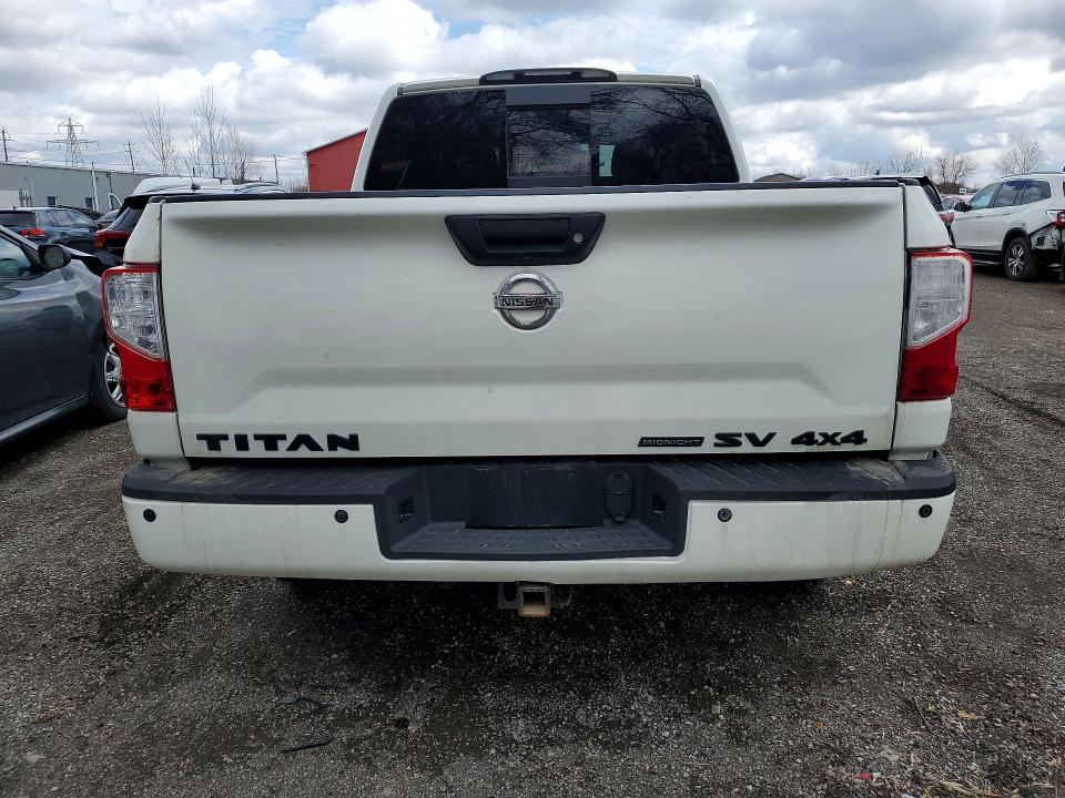 48482736 :رقم المزاد ، 1N6AA1E5XJN518503 vin ، 2018 Nissan Titan مزاد بيع