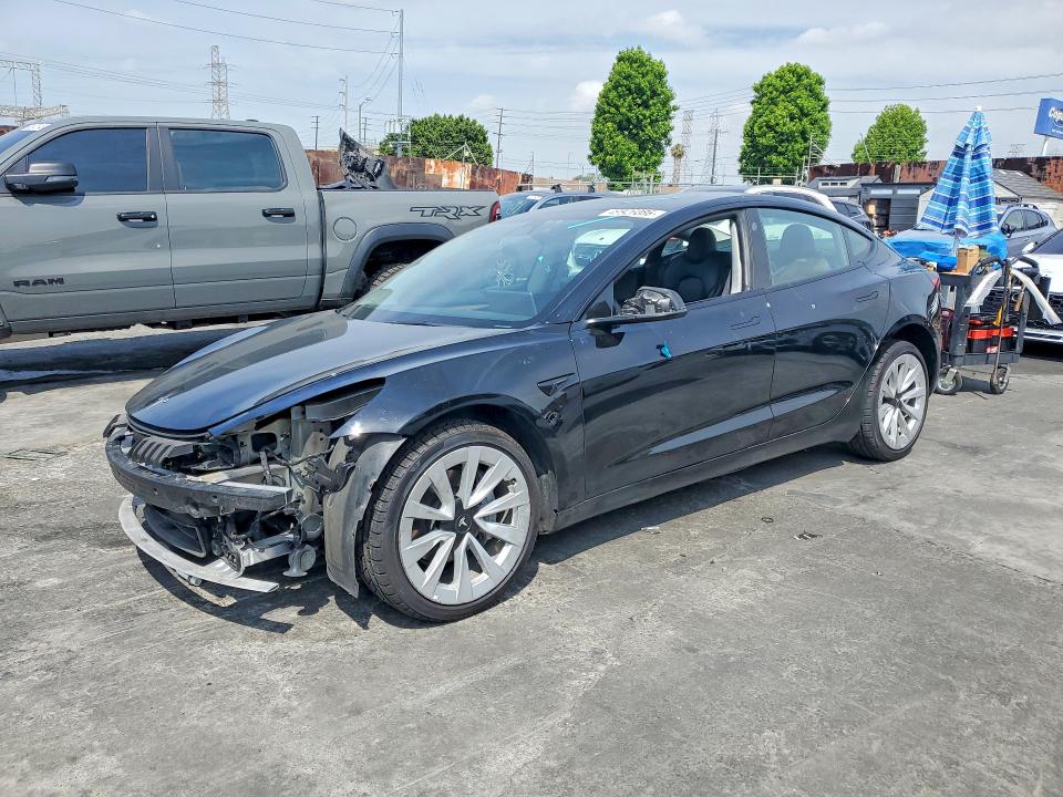 49926086 :رقم المزاد ، 5YJ3E1EA8NF185669 vin ، 2022 Tesla Model 3 مزاد بيع