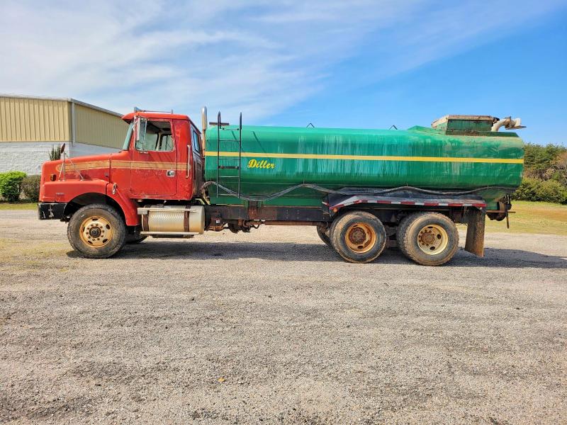 49274076 :رقم المزاد ، 4VHJCAPF5XN864862 vin ، 1999 Volvo Conventional مزاد بيع
