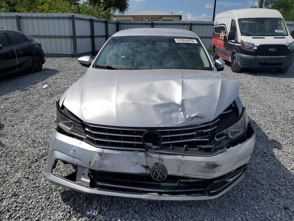 51955476 :رقم المزاد ، 1VWAT7A3XGC053260 vin ، 2016 Volkswagen Passat مزاد بيع
