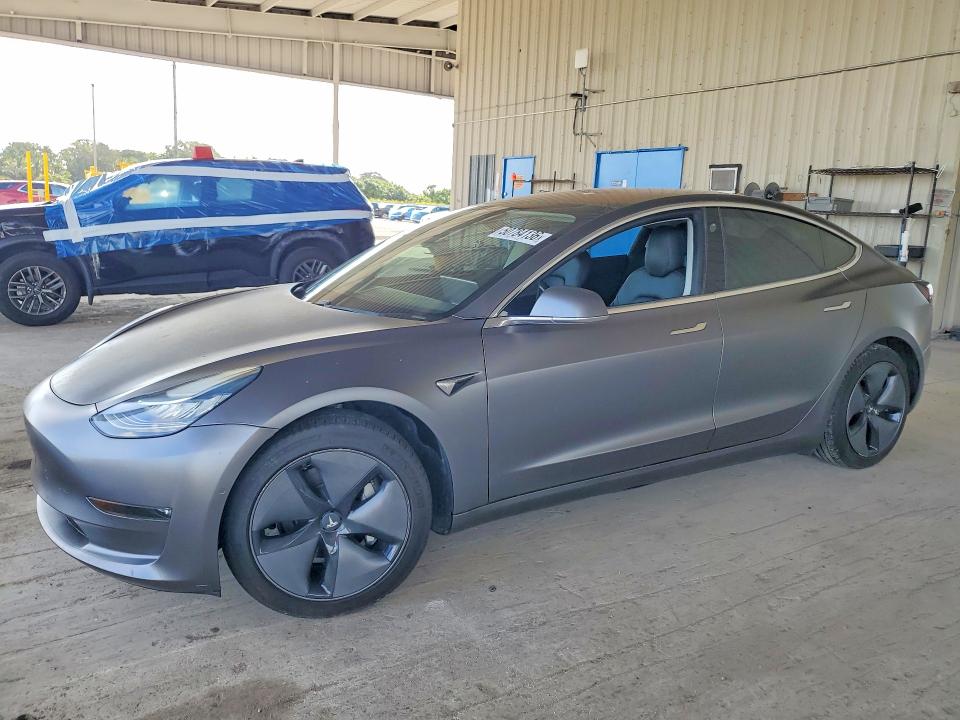 50784136 :رقم المزاد ، 5YJ3E1EB4KF191182 vin ، 2019 Tesla Model 3 مزاد بيع