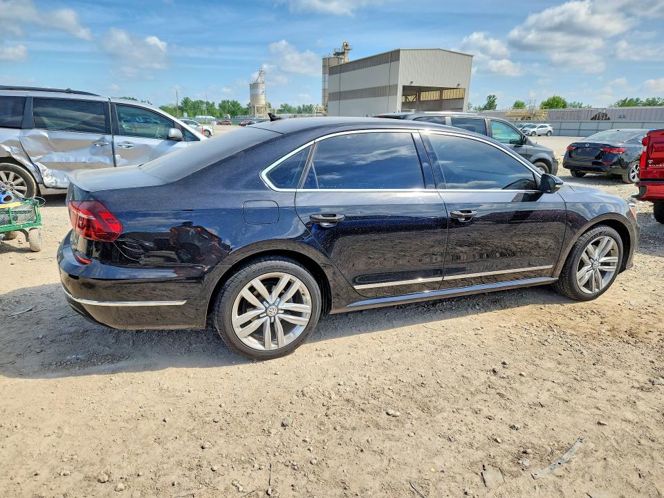 47326276 :رقم المزاد ، 1VWGT7A36HC077907 vin ، 2017 Volkswagen Passat مزاد بيع