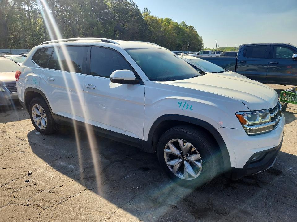 47871036 :رقم المزاد ، 1V2CR2CA9JC520988 vin ، 2018 Volkswagen Atlas مزاد بيع