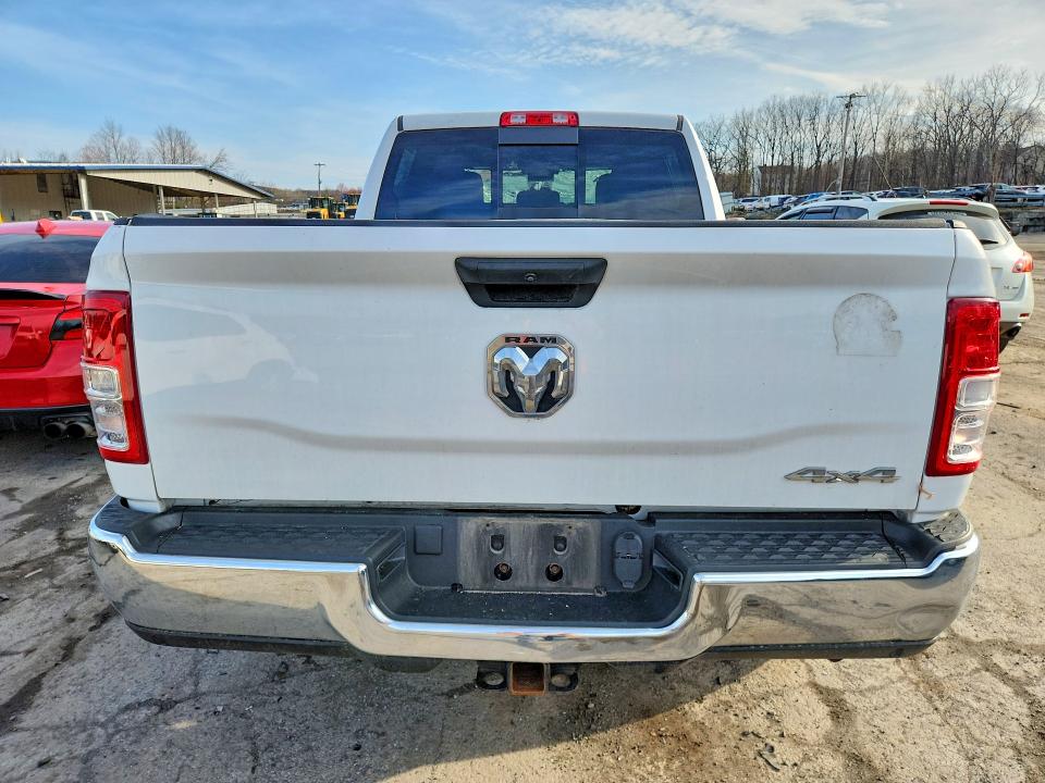 Продажа на аукционе авто 2022 Ram 2500, vin: 3C6UR5CJ2NG110535, номер лота: 48860526