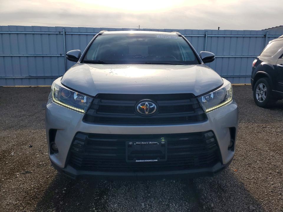 Продаж на аукціоні авто 2019 Toyota Highlander, vin: 5TDJZRFH6KS599529, номер лоту: 51098786
