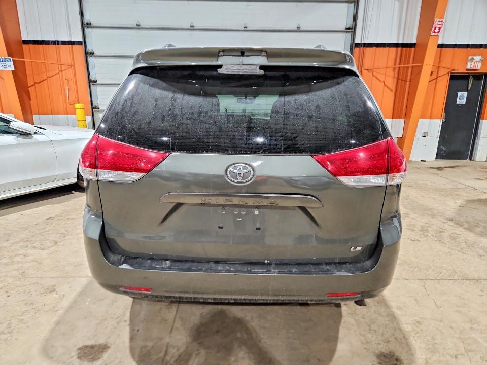 48487336 :رقم المزاد ، 5TDKK3DC2DS283125 vin ، 2013 Toyota Sienna مزاد بيع
