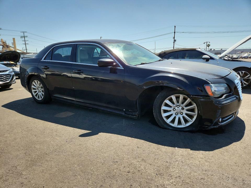 2013 Chrysler 300 მანქანა იყიდება აუქციონზე, vin: 2C3CCAAGXDH723110, აუქციონის ნომერი: 49336046